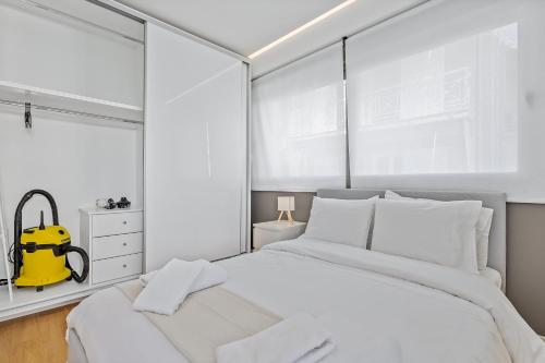 Riviera 2BR Glyfada Gem by TwentyTwo