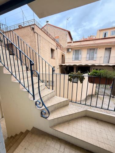 Centrally located Provençal apartment