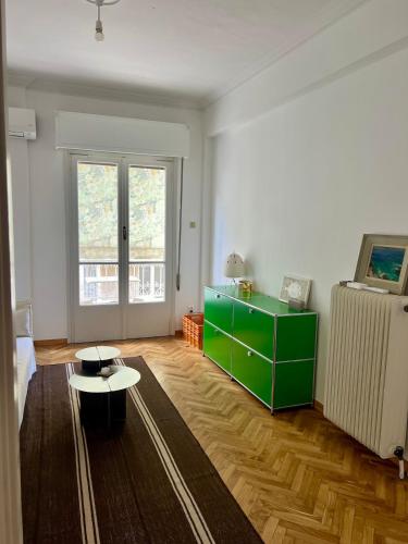 STUDIO MERAKI - Stylish Apartment with Balcony near Kipseli