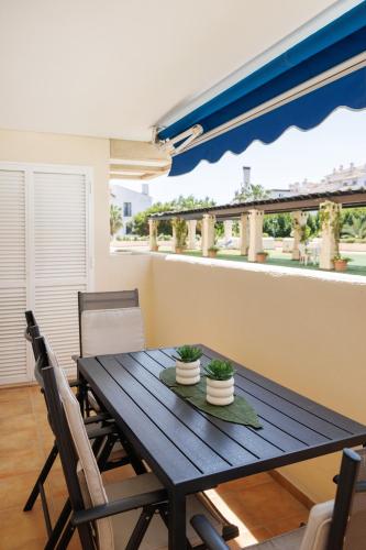MARBELLA BANUS SUITES - Newly Renovated Premium 2BR-2BA Apartment - Steps to the Beach & El Corte Ing Luxury Shoop - Balcony with Pool Views - Prime Puerto Banús Location - Ideal for Families - Marina Banús IV Complex