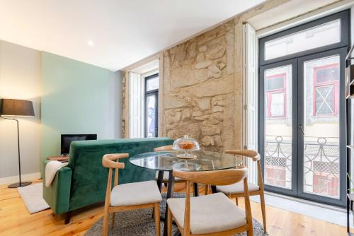 Bright Cozy & Central Studio by HostWise