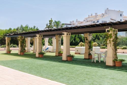 MARBELLA BANUS SUITES - Newly Renovated Premium 2BR-2BA Apartment - Steps to the Beach & El Corte Ing Luxury Shoop - Balcony with Pool Views - Prime Puerto Banús Location - Ideal for Families - Marina Banús IV Complex