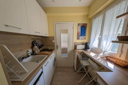42m overlooking the pine forest and near the sea