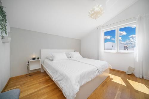 Family Petrov Apartments - Top Floor Penthouse with Large Terrace
