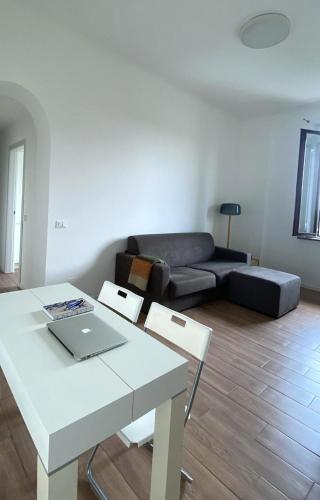 Bright 70sqm Navigli Flat with AC & Design