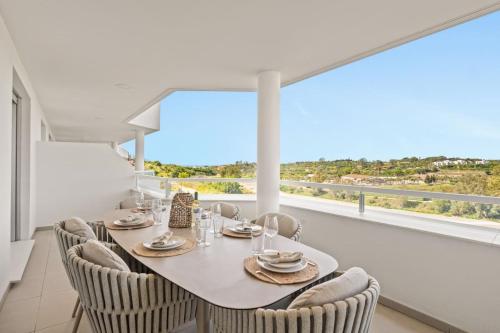 Modern apartment with terrace, sea and mountain views photo 3