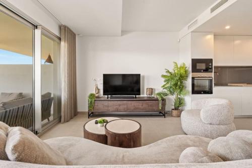 Modern apartment with terrace, sea and mountain views photo 5