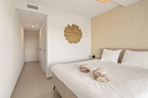 Modern apartment with terrace, sea and mountain views photo 17