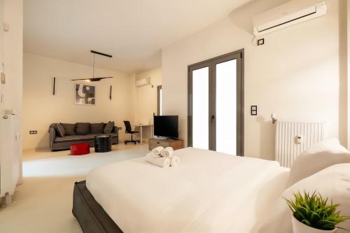 Athenian Greek Art Apt next to Acropolis & Metro