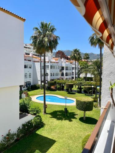 Palm Tree Avenue Penthouse Apartment