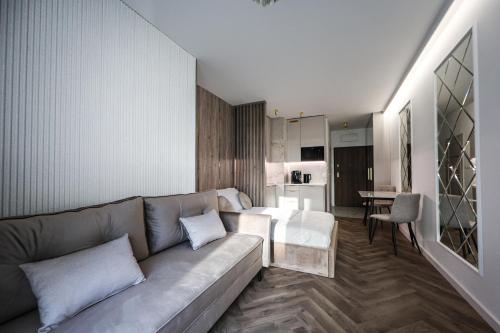 Apartamenty ARTE - Rezydencja Ogród Saski 33 - Faktura VAT