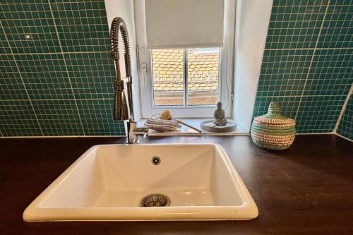 Quiet 2-bdrm flat in central Strasbourg