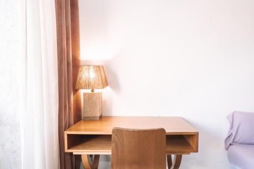 4BR Apartment & Sleeps eight & Near Park Guell