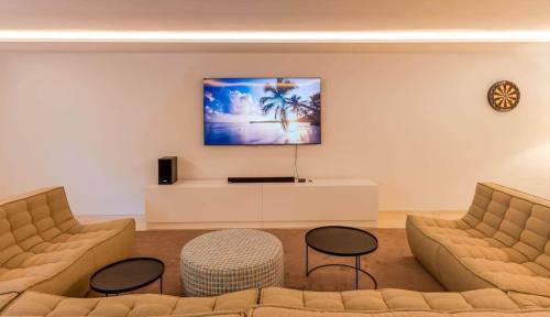 Lux Villa Puente Romano