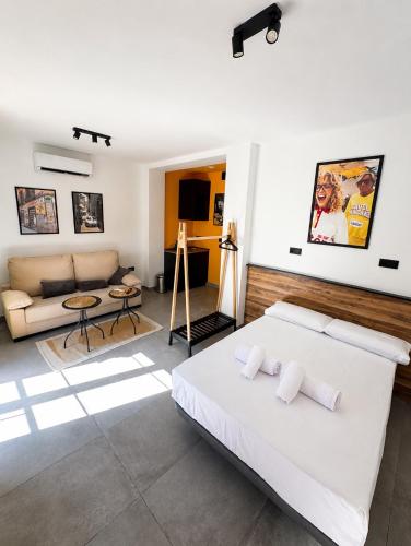 Foto Ático Dúplex Premium 3 suites Terraza Privada Parking Gratis 5
