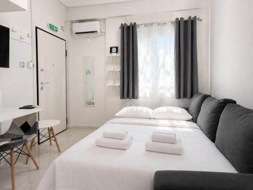 Athens Explorer Studio Near Transit by ΜPS