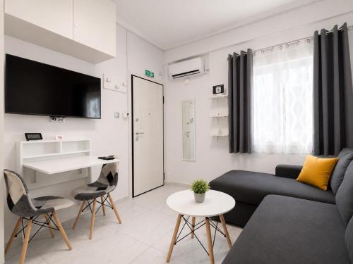 Athens Explorer Studio Near Transit by ΜPS