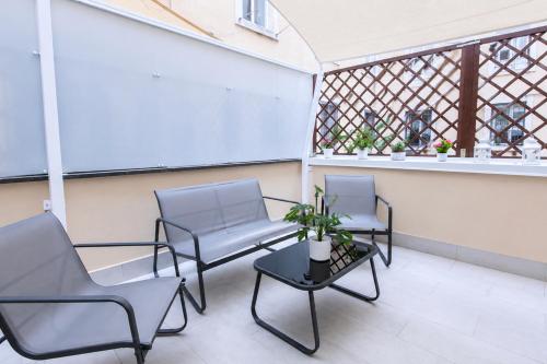 Domus Pontificia