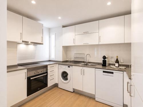 Stylish Apartment with Pool near Vilamoura Marina