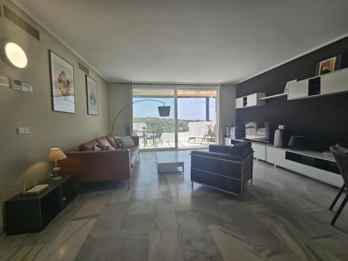 Jacaranda Gardens by Lica Homes