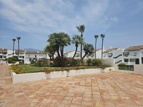 Jacaranda Gardens by Lica Homes