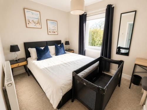 Foto South Gyle House - SuperFast WiFi and Free Parking - 7 minutes from Edinburgh Airport 2