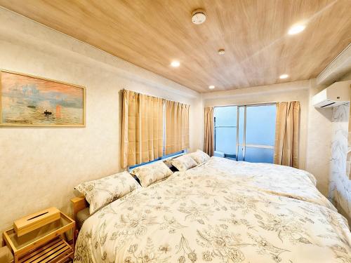 Near the station, 6-minute walk, entire first floor available, high-speed Wi-Fi, convenient for sightseeing and shopping, direct access to Tokyo Tower, the Imperial Palace, and Tokyo Dome