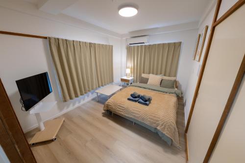 Ochiai 201 4-5 min walk to Nakai Station Cozy Queen Bedroom