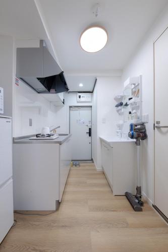 Ochiai 201 4-5 min walk to Nakai Station Cozy Queen Bedroom
