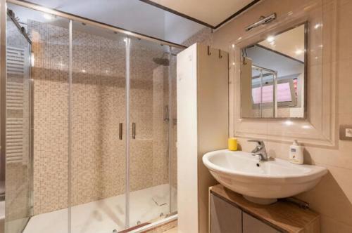 Falck 53 Milano - Rho Fiera S Siro Centro Duomo - 4 posti letto - Parcheggio Gratuito - Pet Friendly