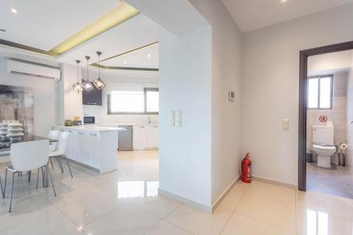 Amazing Holiday Apt with Ocean Views
