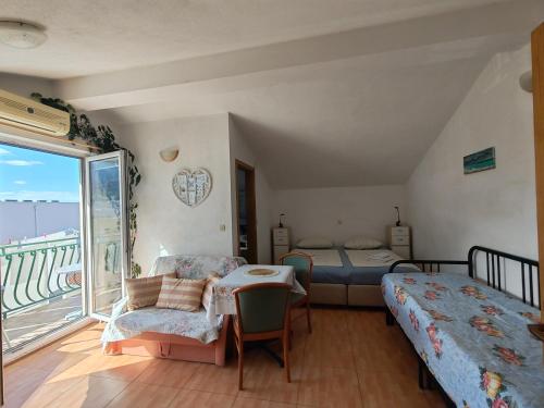 The best location in Makarska,free P,apt Mile,bikes