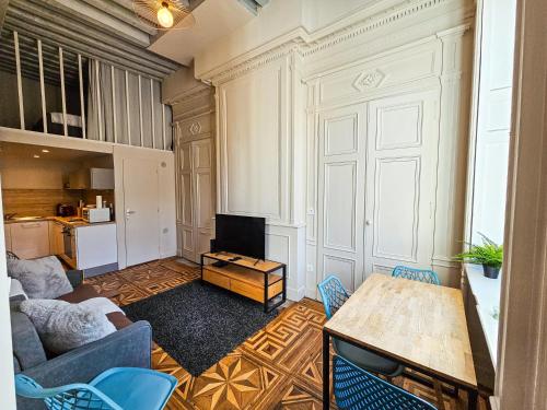 Le Haussman 4 places - Louis Pradel - Netflix