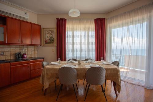 Alkyone Seafront Loutraki Apartment