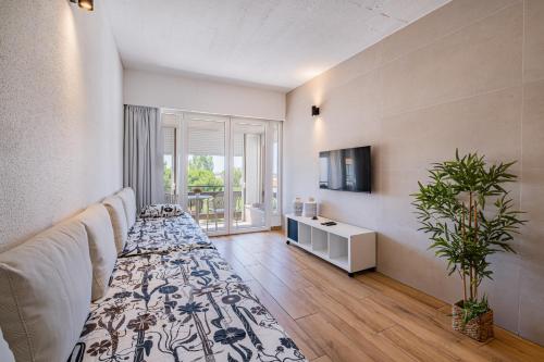 Sunny Stay Near Oura Beach