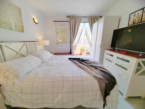 Puerto Marina beach 1 bed flat