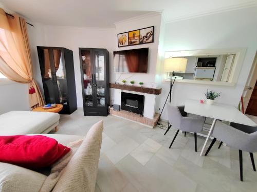 Puerto Marina beach 1 bed flat
