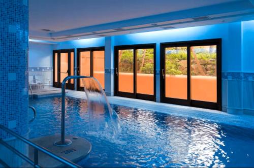 Beachfront Penthouse & SPA & Pools & Gym – EHHouse photo 19