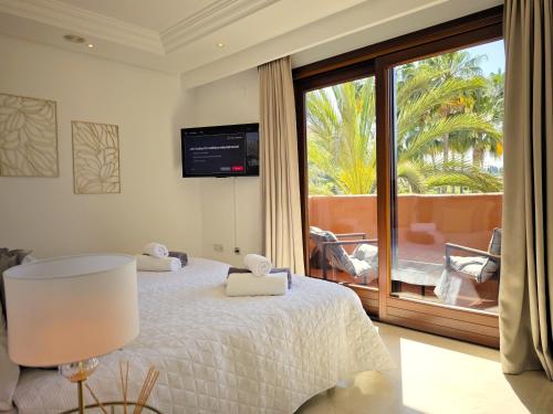 Beachfront Penthouse & SPA & Pools & Gym – EHHouse photo 21