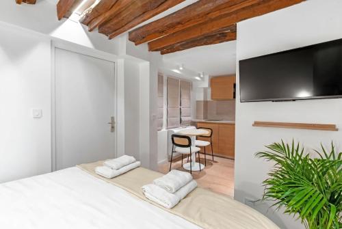 Sublim suite Marais with AC