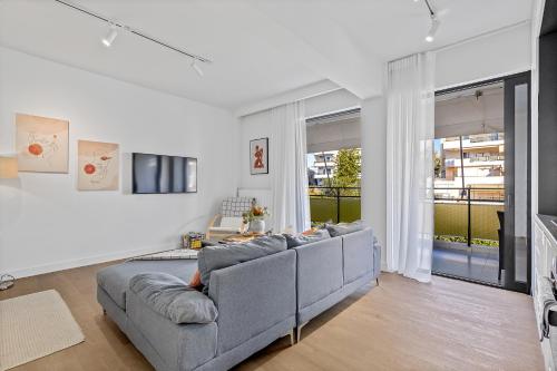 Luxury 2BR-3BA - Heart of Glyfada by TwentyTwo