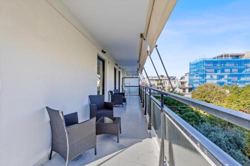 Luxury 2BR-3BA - Heart of Glyfada by TwentyTwo