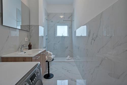 -Gorgeous 2Bedroom Near The Duomo-6 Pax-KeyHost