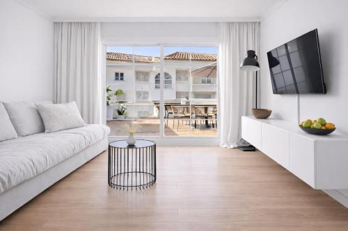 Beautiful 1-Bed Apartment in Golden Banús - RDR533