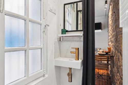 Lavie Maison: Marais Studio Gem
