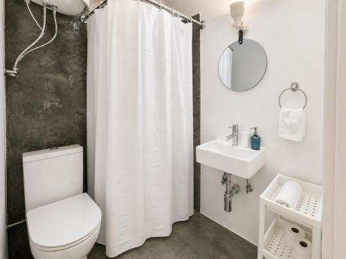 Studio Hideaway II - Peaceful Urban Escape