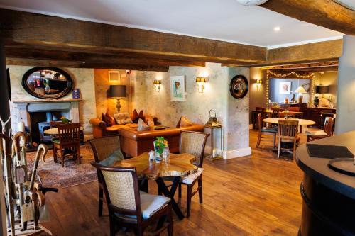 Plough Inn — Restaurant/places to eat