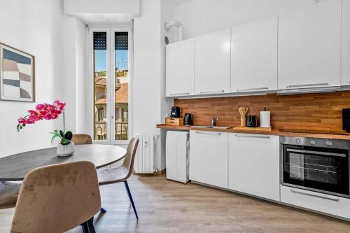 -Gorgeous 3Bedroom- Penthouse Near Duomo