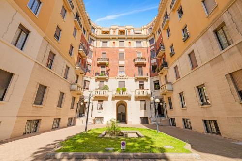 -Gorgeous 3Bedroom- Penthouse Near Duomo