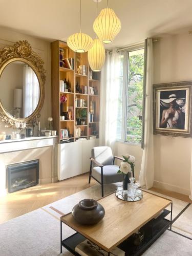 Appartement climatisé avec terrasse centre ville